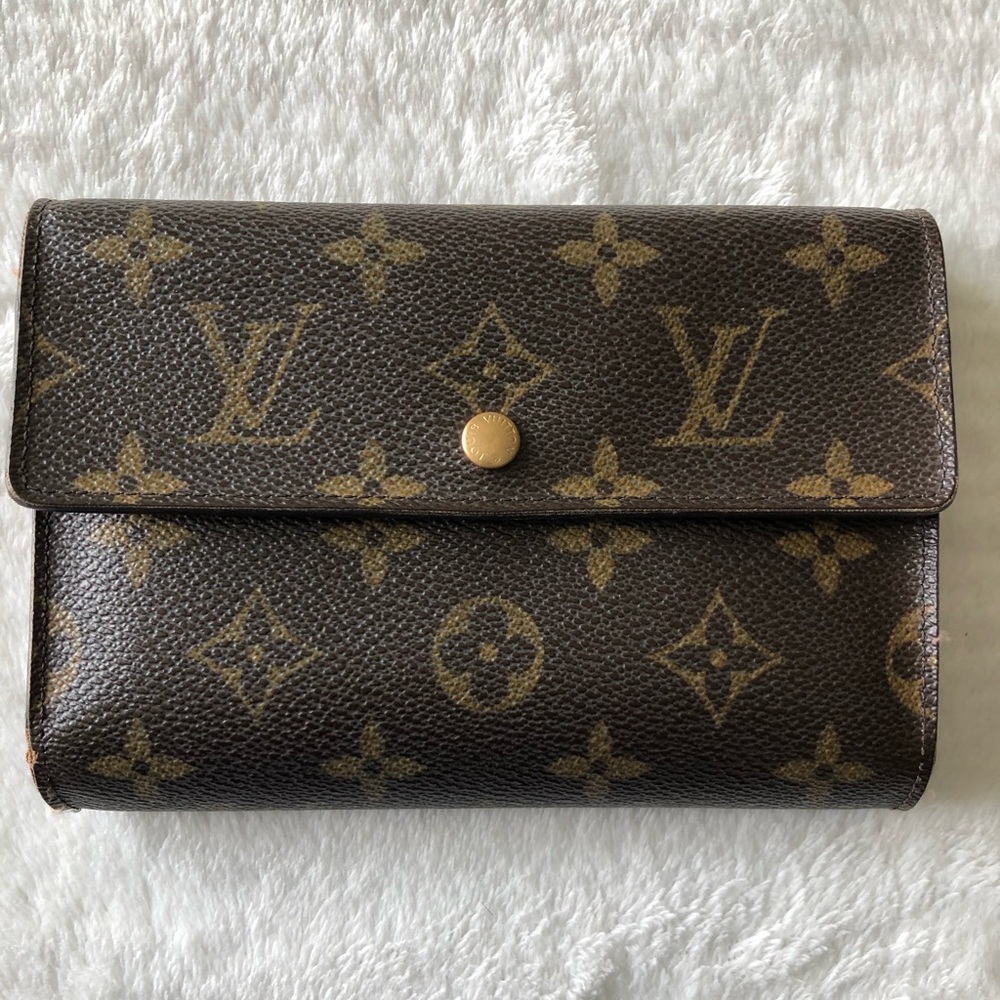Louis Vuitton Medium Trifold Wallet